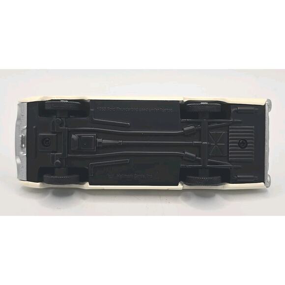 2009 Hallmark Ornament 1963 Ford Thunderbird Sport Classic American Car New U12 - Picture 8 of 10